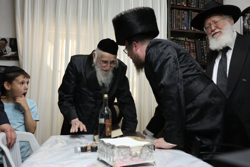 באדיבות המצלם