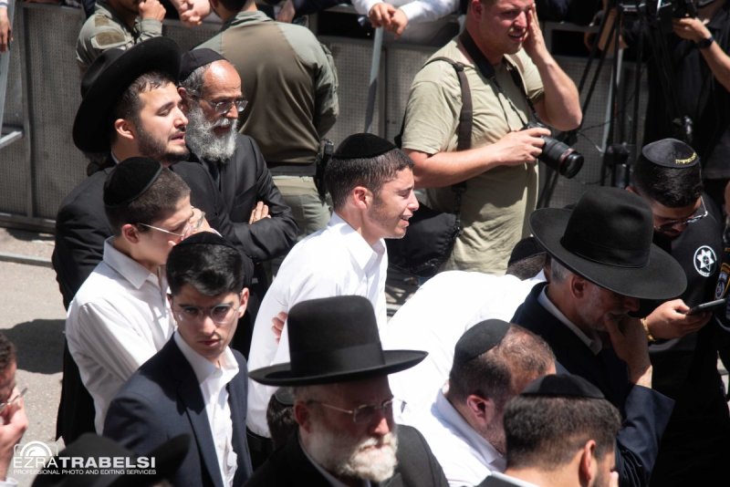 עזרא טרבלסי