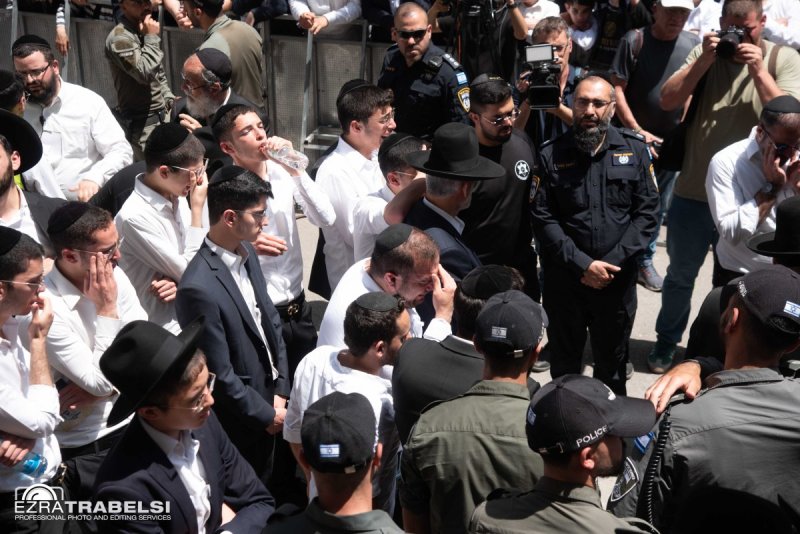 עזרא טרבלסי