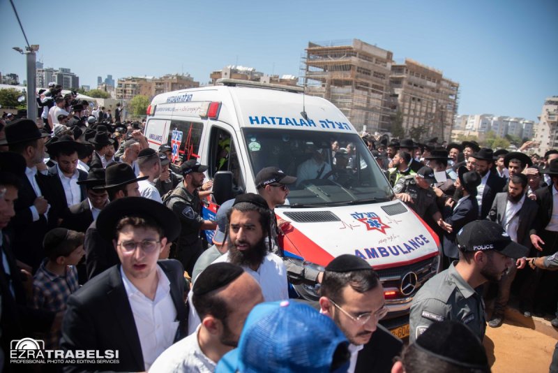 עזרא טרבלסי