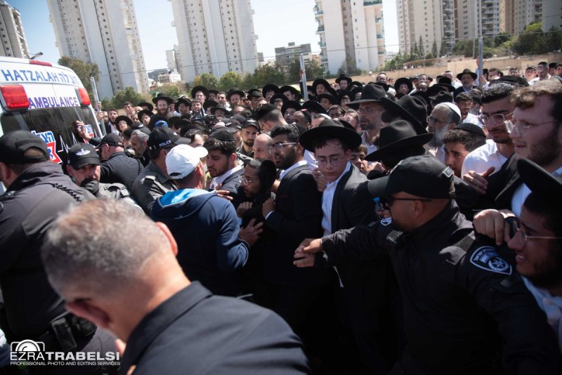 עזרא טרבלסי