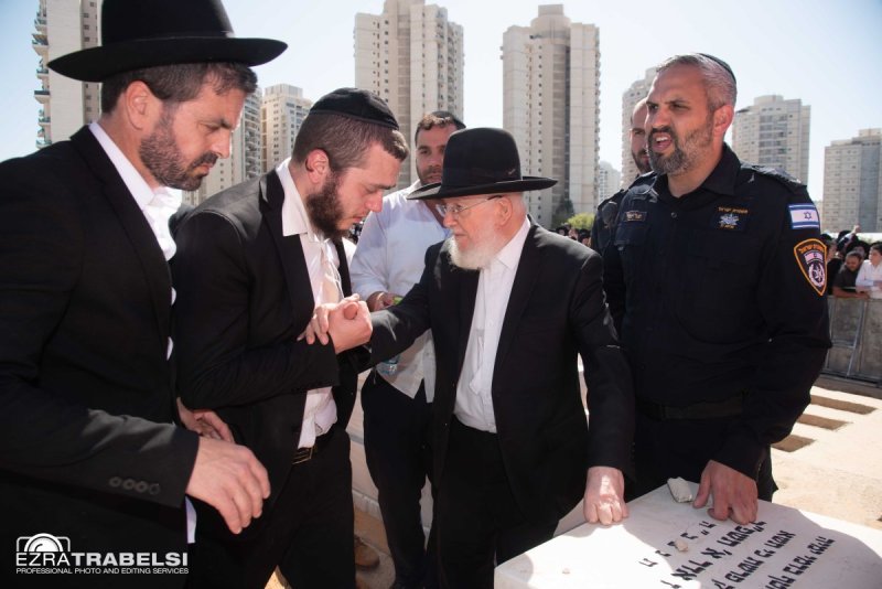 עזרא טרבלסי