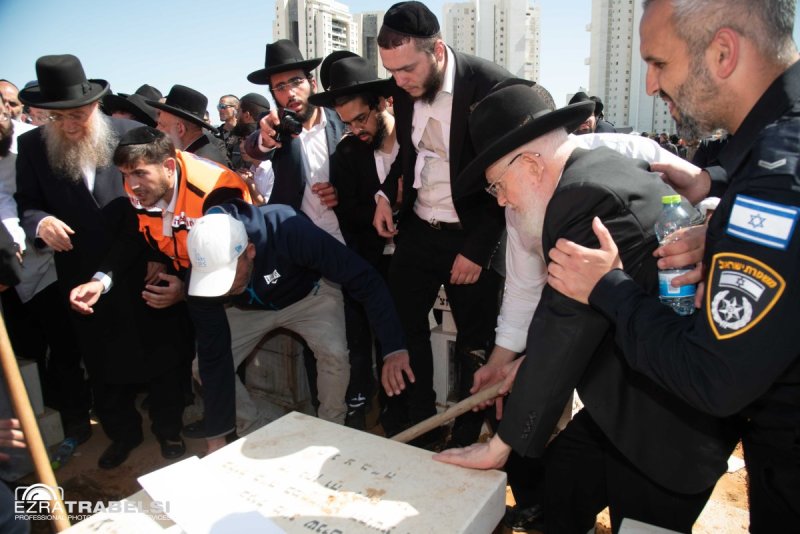 עזרא טרבלסי