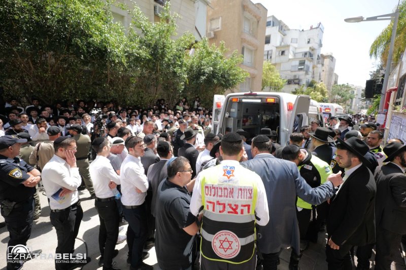 עזרא טרבלסי