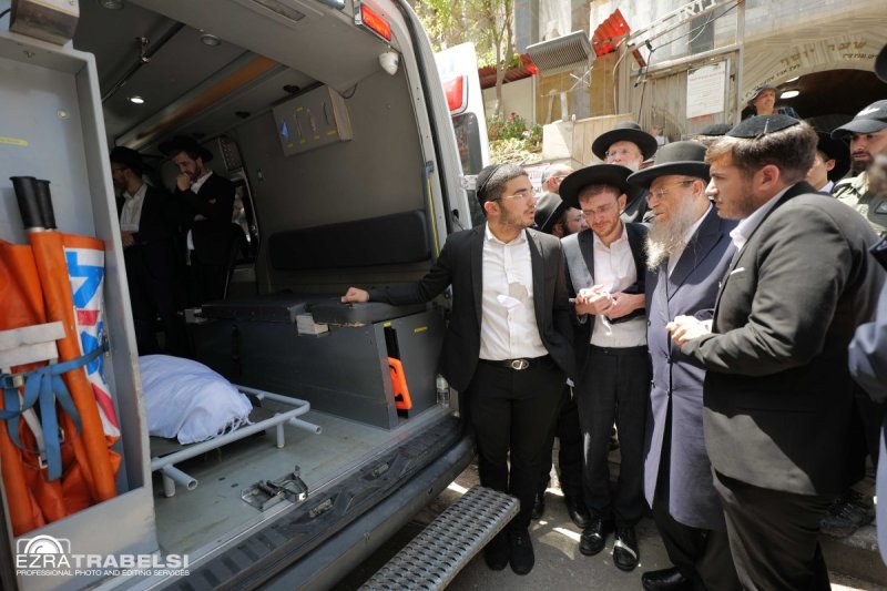 עזרא טרבלסי