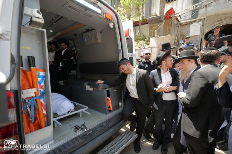 עזרא טרבלסי