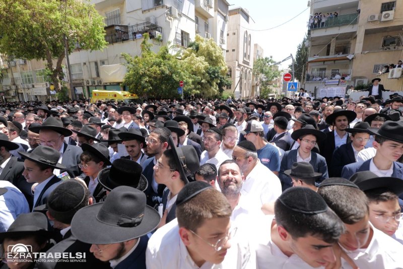 עזרא טרבלסי