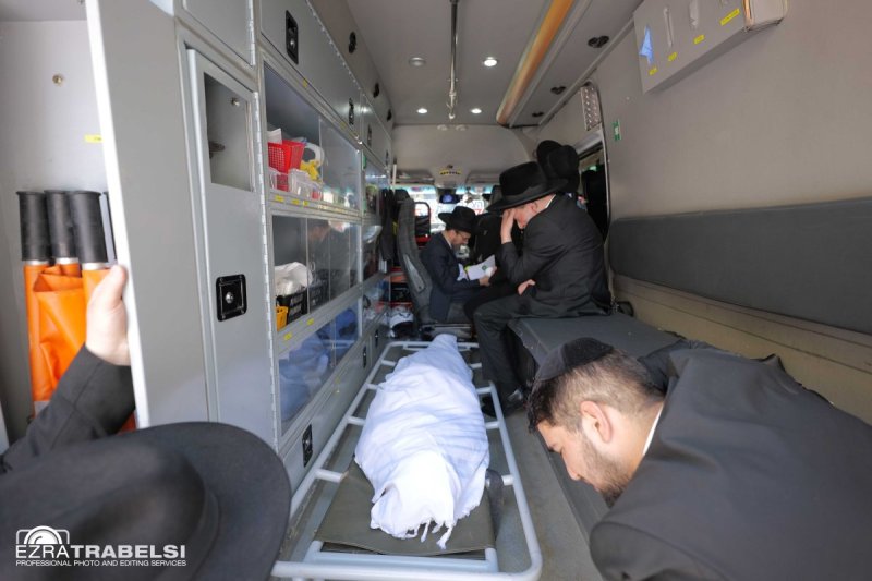 עזרא טרבלסי