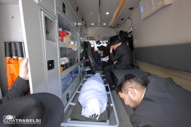 עזרא טרבלסי