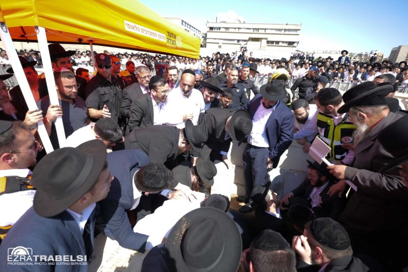 עזרא טרבלסי