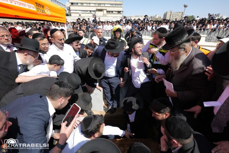 עזרא טרבלסי