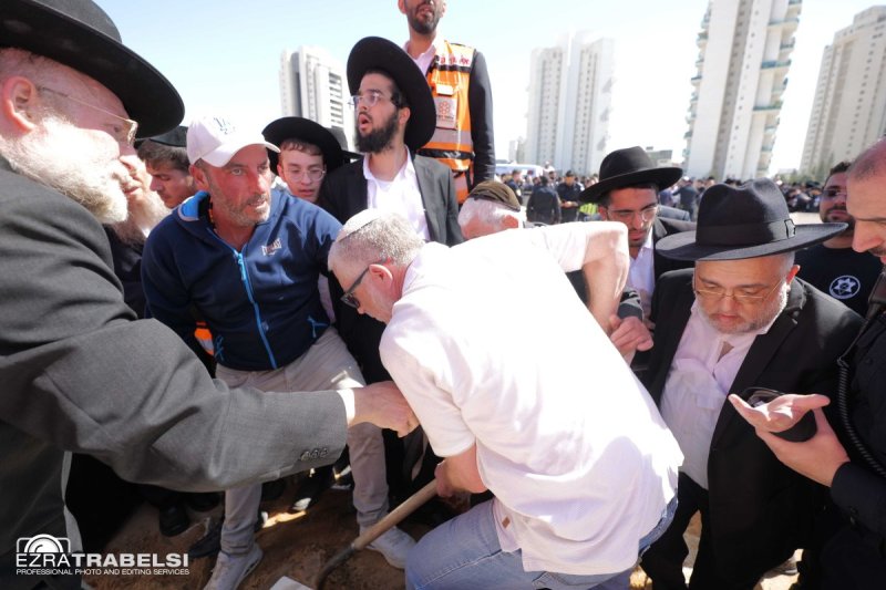 עזרא טרבלסי