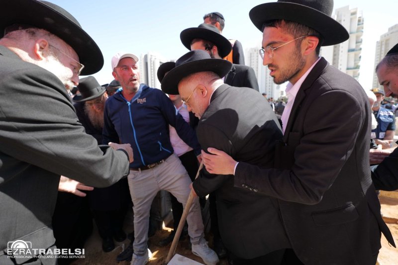 עזרא טרבלסי