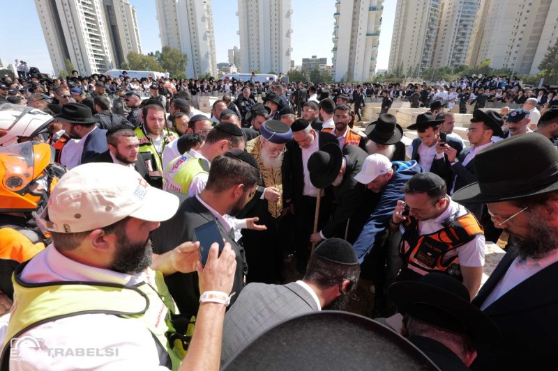 עזרא טרבלסי