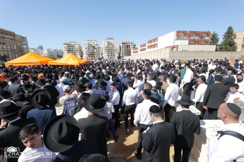 עזרא טרבלסי