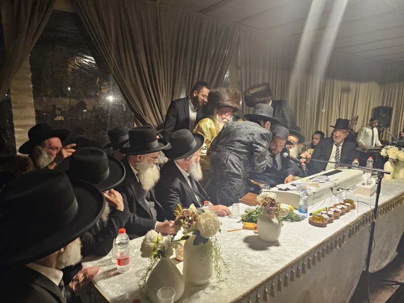 באדיבות המצלם