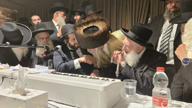 באדיבות המצלם