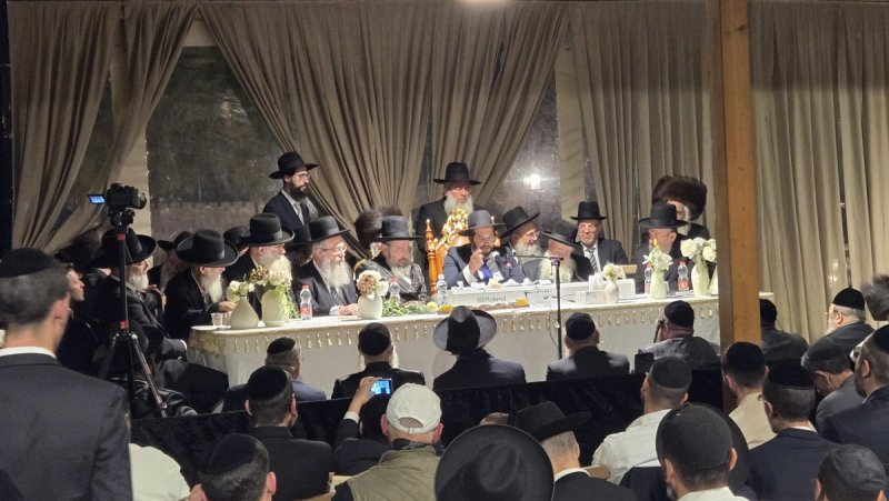 באדיבות המצלם