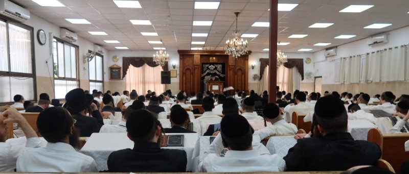 באדיבות המצלם