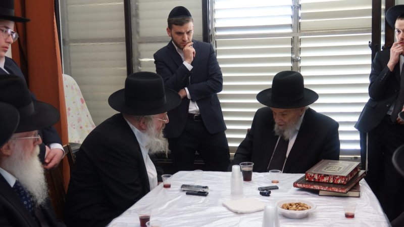 באדיבות המצלם