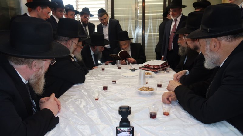 באדיבות המצלם