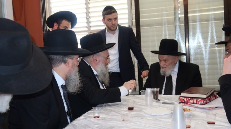 באדיבות המצלם