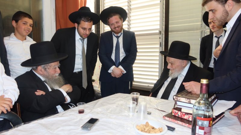 באדיבות המצלם