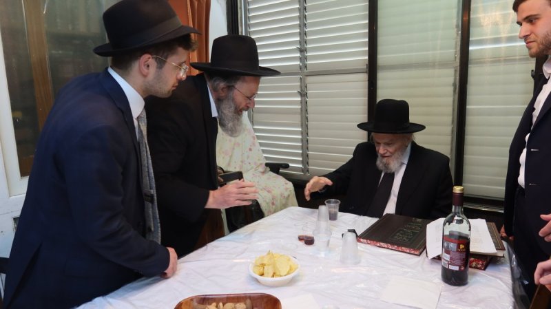 באדיבות המצלם