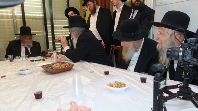 באדיבות המצלם