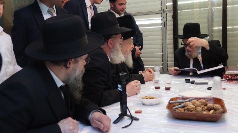 באדיבות המצלם