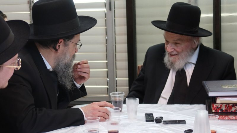 באדיבות המצלם