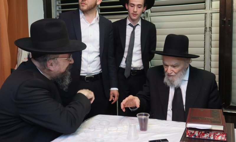 באדיבות המצלם