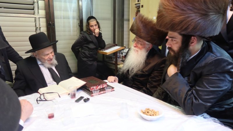 באדיבות המצלם