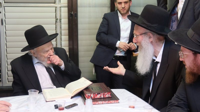 באדיבות המצלם