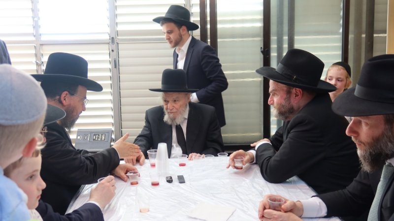 באדיבות המצלם