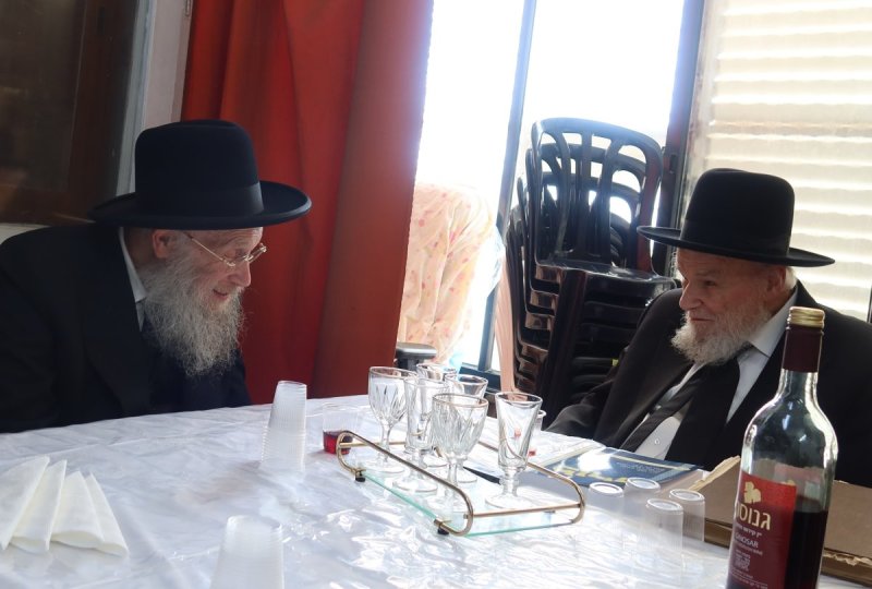 באדיבות המצלם