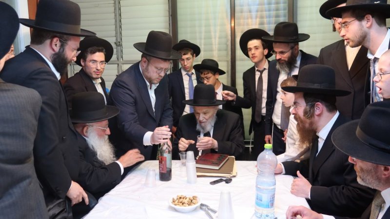 באדיבות המצלם