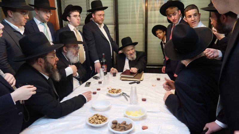 באדיבות המצלם