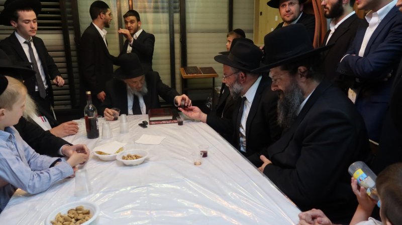 באדיבות המצלם