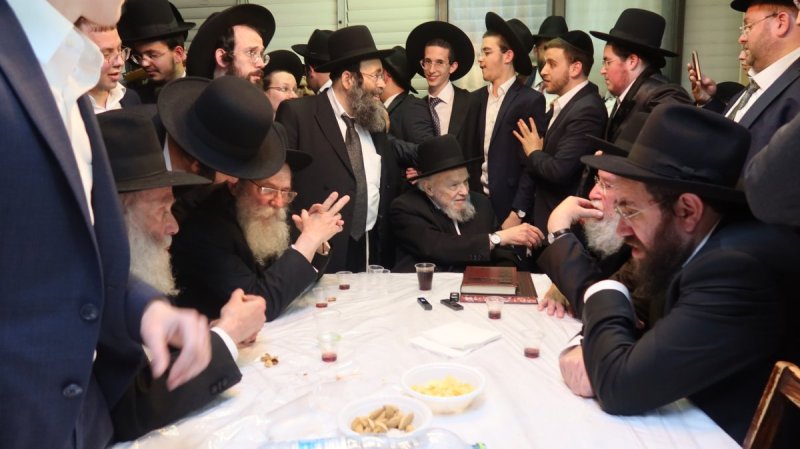 באדיבות המצלם