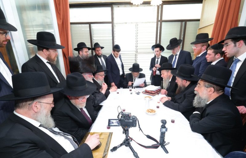 באדיבות המצלם