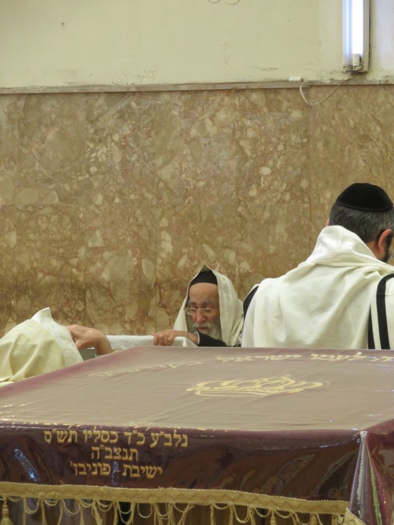 באדיבות המצלם