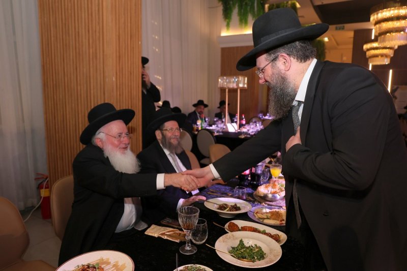 באדיבות המצלם