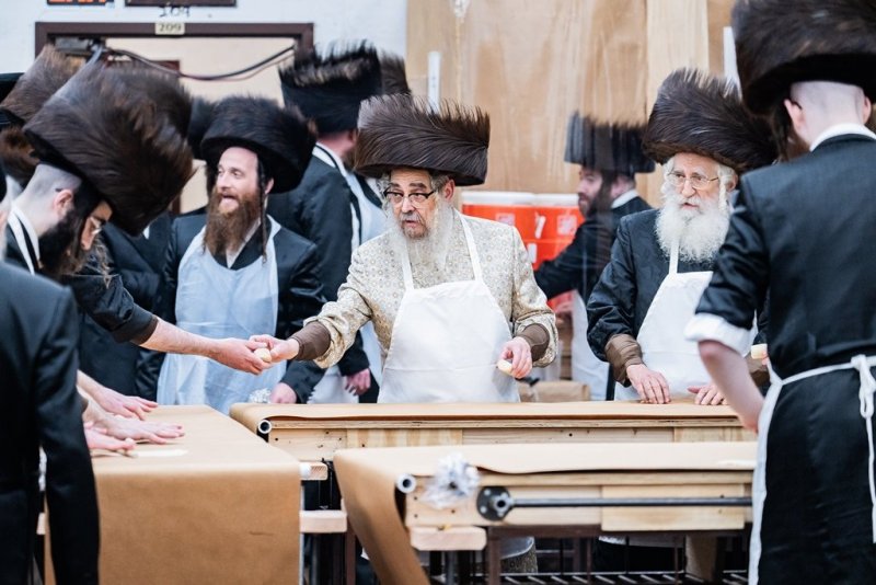 בחצרות סאטמר