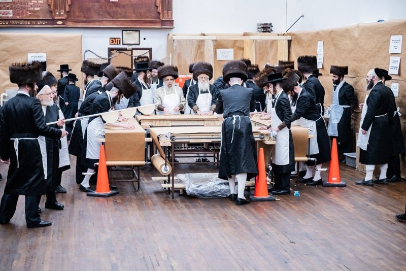 בחצרות סאטמר