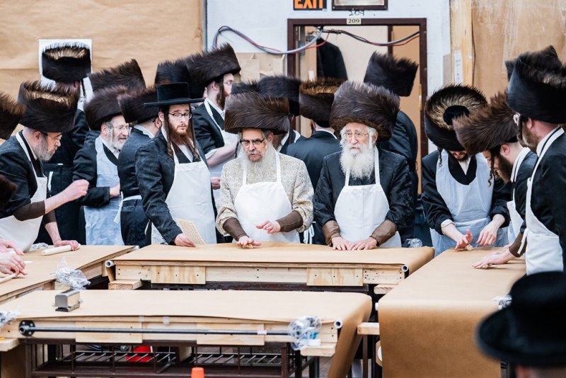 בחצרות סאטמר