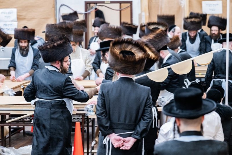 בחצרות סאטמר