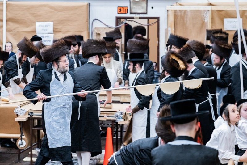 בחצרות סאטמר