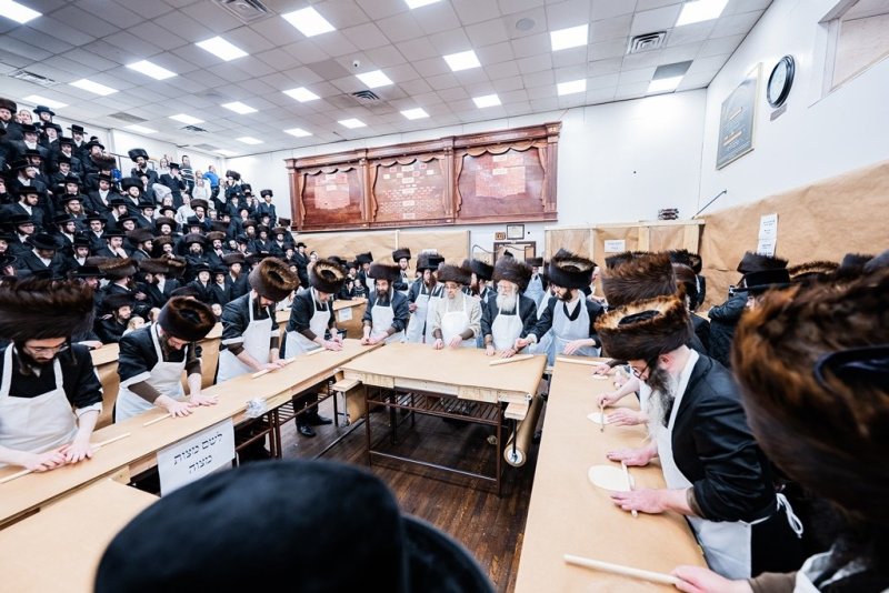 בחצרות סאטמר