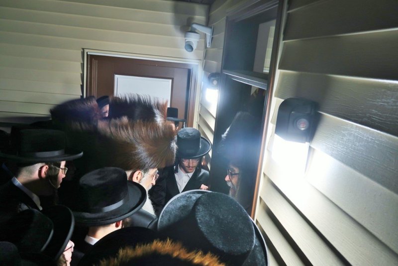 בחצרות סאטמר